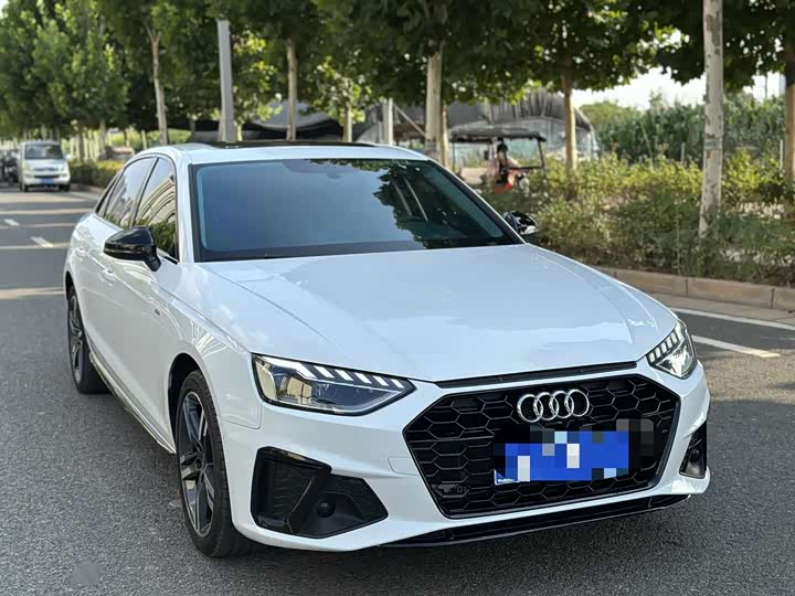 Audi A4L 40 TFSI люкс-динамик — фото 2