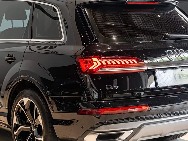 Audi Q7 2023 55 TFSI quattro S line Sport — фото 19