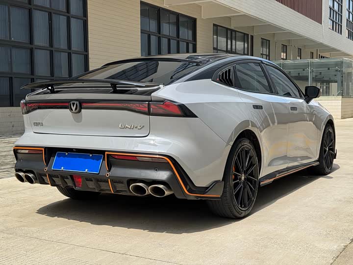 Changan UNI-V 2022 1.5 T — фото 14