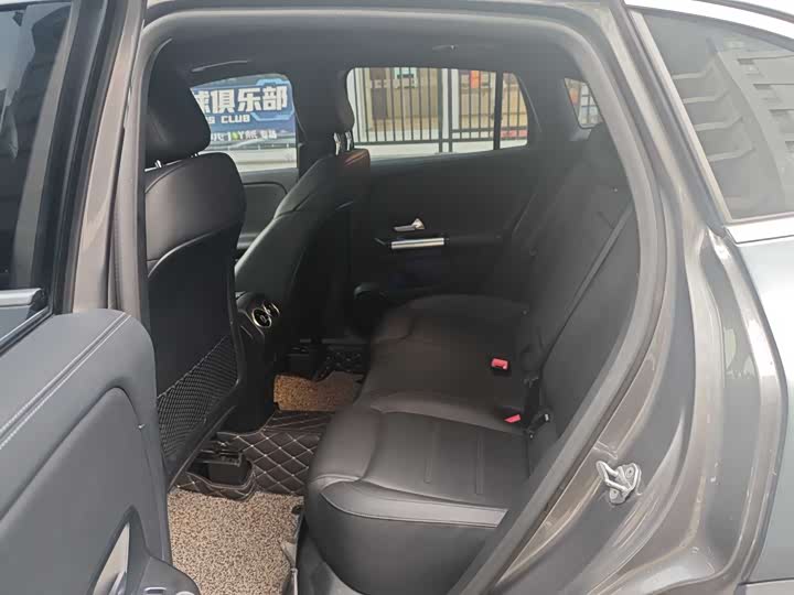 Mercedes-Benz GLA 2022 GLA 200 — фото 26