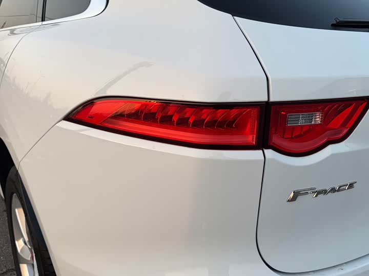Jaguar F-PACE 2020 2.0 T — фото 6