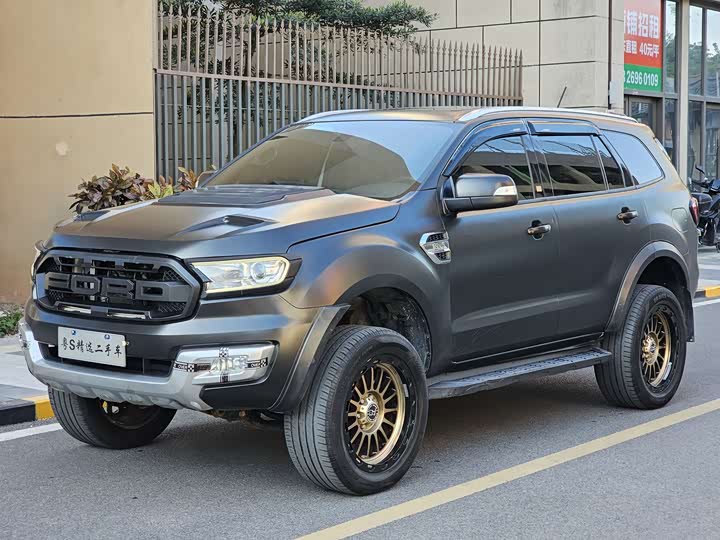 Ford Everest — фото 1