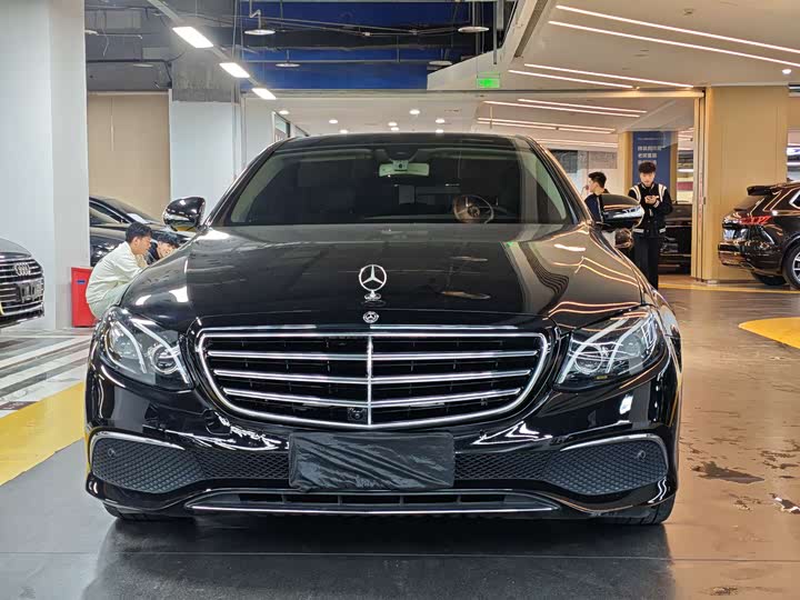 Mercedes-Benz E-Class 2020 E 300 L Luxury — фото 2
