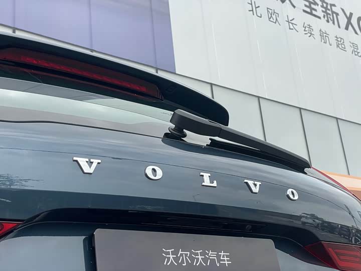 Volvo XC60 2026 B 5 4 WD — фото 14