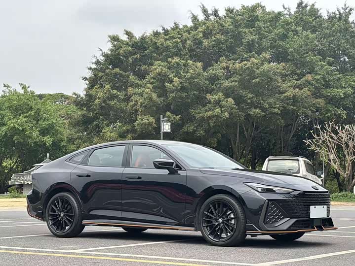Changan UNI-V 2023 2.0 T — фото 2