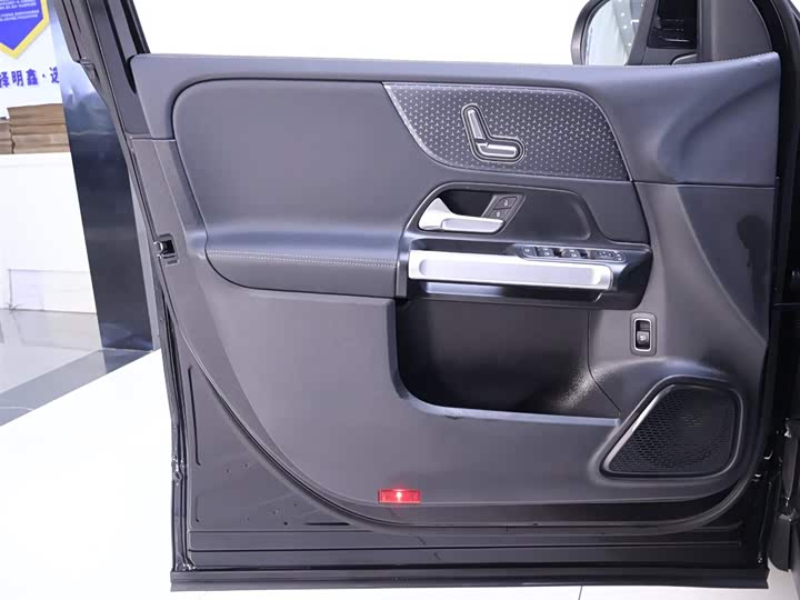 Mercedes-Benz GLB 2025 GLB 220 — фото 18