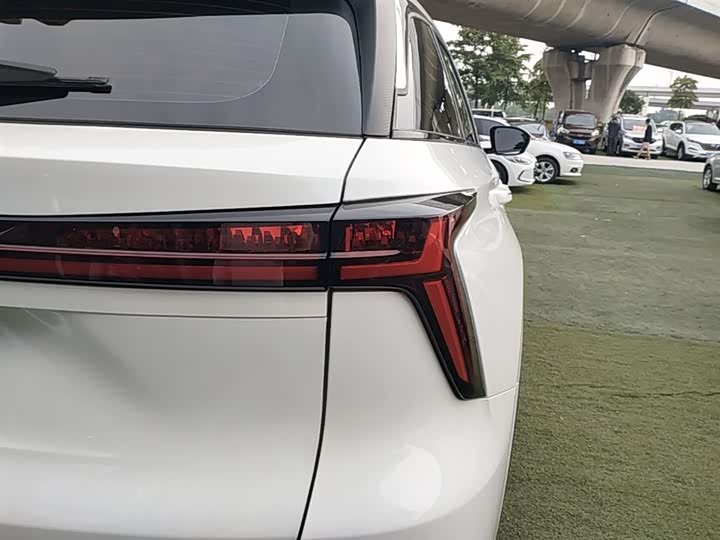 Changan CS75 PLUS 2022 1.5 T ATPremium — фото 8