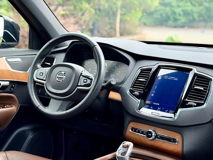 Volvo XC90 2022 B 6 7 — фото 14