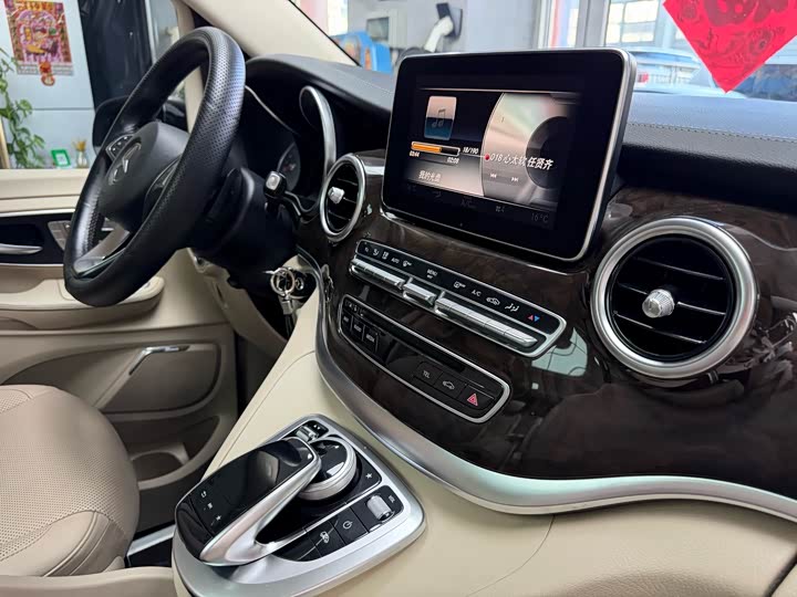 Mercedes-Benz V-Class 2017 V 260 — фото 56