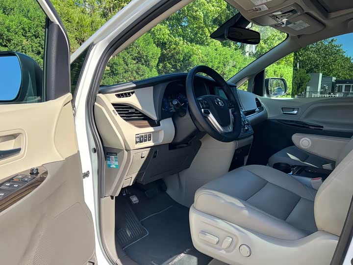 Toyota SIENNA 2019 3.5 L AT — фото 11