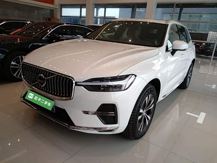 Volvo XC60 2024 B 5 4 WD — фото 1