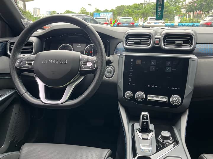 Lynk & Co 03 2021 1.5 T PHEV Pro — фото 16