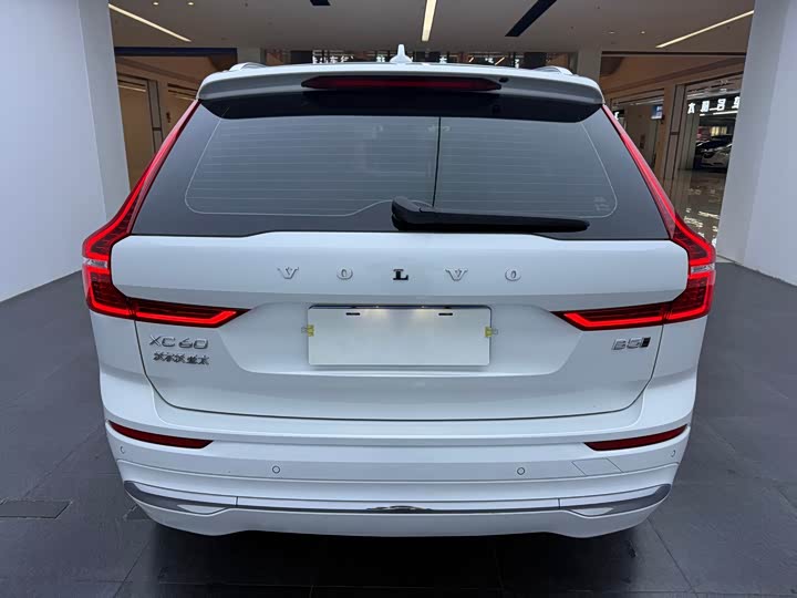 Volvo XC60 2022 B 5 4 WD — фото 11