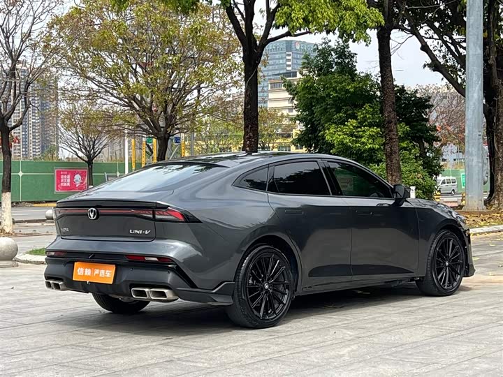 Changan UNI-V 2024 1.5 T Premium — фото 4