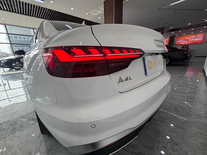 Audi A4L 2022 40 TFSI — фото 8
