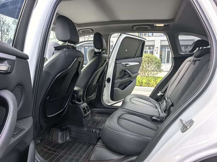 BMW X1 2019 s Drive 20 Li Leading — фото 5