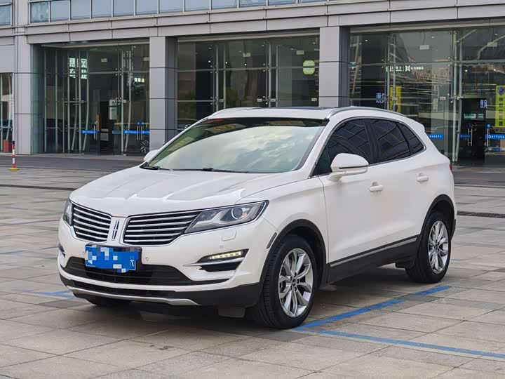 Lincoln MKC 2017 2.0 T 4 WD — фото 1