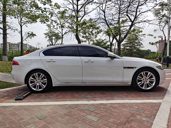 Jaguar XEL 2018 2.0 T 200 PS — фото 4