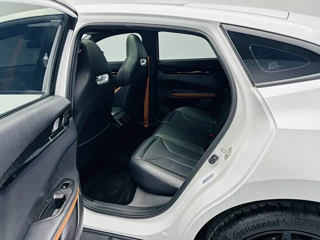 Changan UNI-V 2023 1.5 T Premium — фото 15