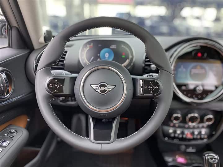 MINI Clubman — фото 6