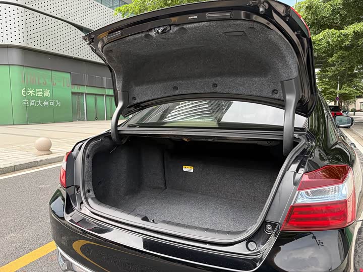 Honda 2016 Hybrid 2.0 L — фото 18