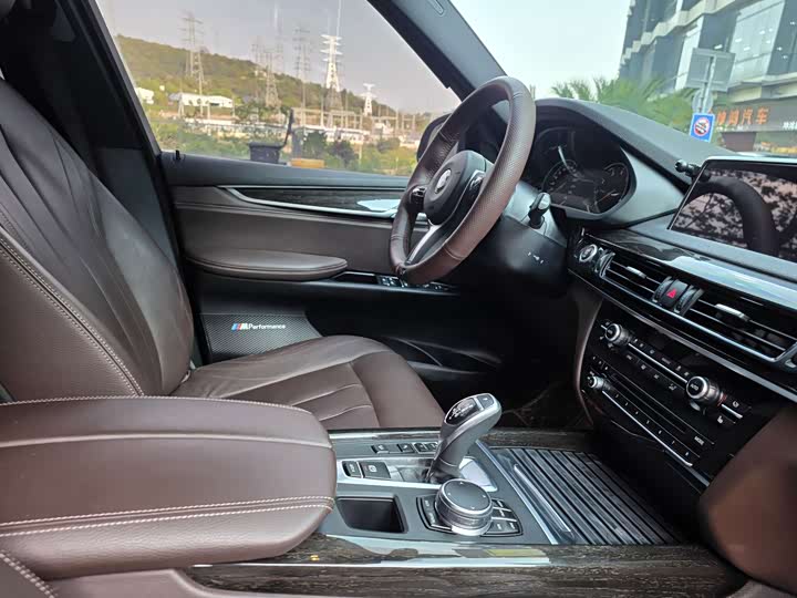 BMW X5 2017 x Drive 35i M Sport — фото 29