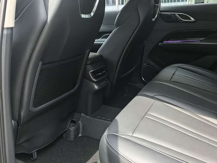 Hongqi HS3 PHEV 2024 115km — фото 15