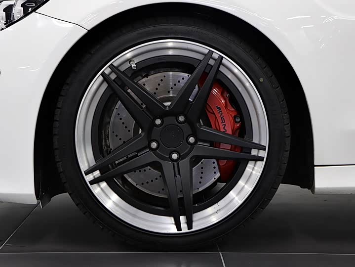 Mercedes-Benz C-Class 2019 AMG C 63 — фото 9