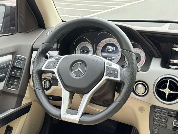 Mercedes-Benz GLK-Class 2015 GLK 300 4 MATIC — фото 8