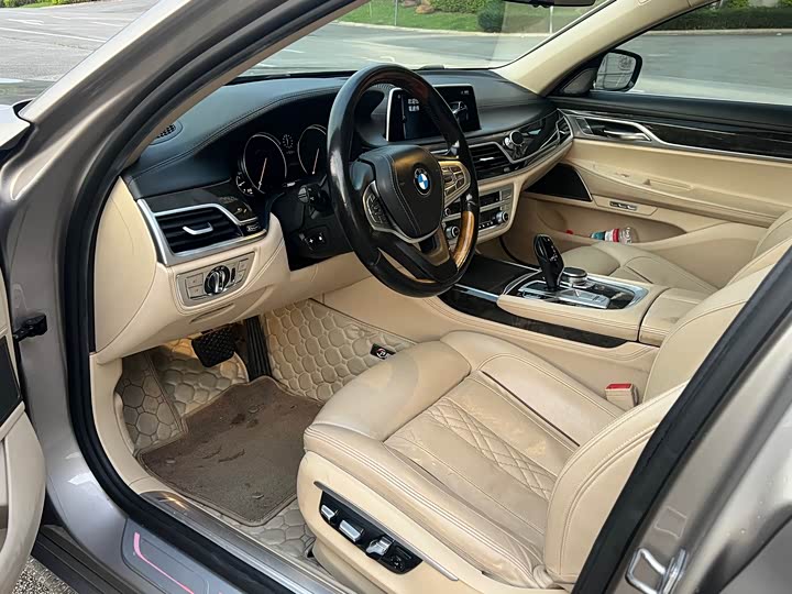 BMW 7 Series 730Li люкс — фото 8
