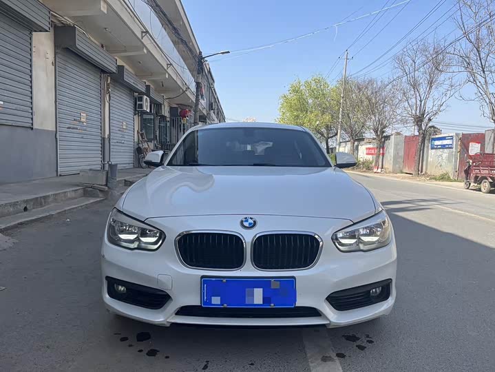BMW 1-Series 2018 118i Leading — фото 3