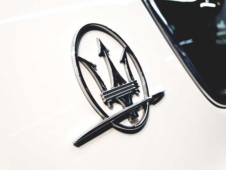 Maserati Quattroporte — фото 17