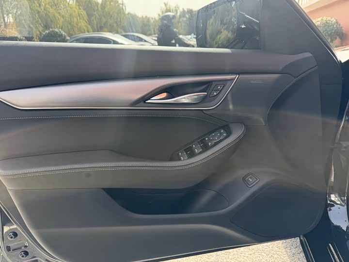 Cadillac CT 5 2024 28 T Luxury Pro — фото 17