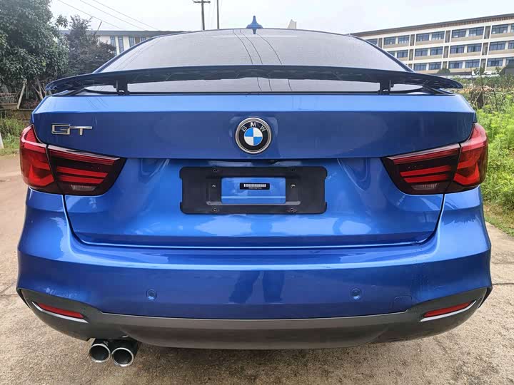 BMW 3-Series 2019 320i — фото 5