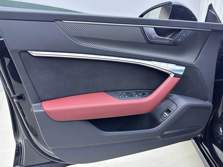Audi A7L 2024 55 TFSI quattro S-line — фото 9