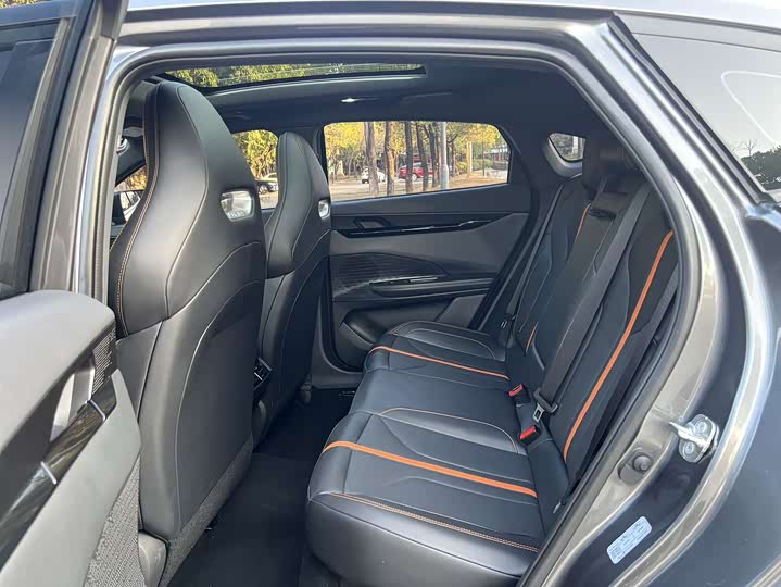 Changan UNI-V 2024 1.5 T Premium — фото 14