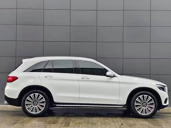 Mercedes-Benz GLC 2016 GLC 200 4 MATIC — фото 4