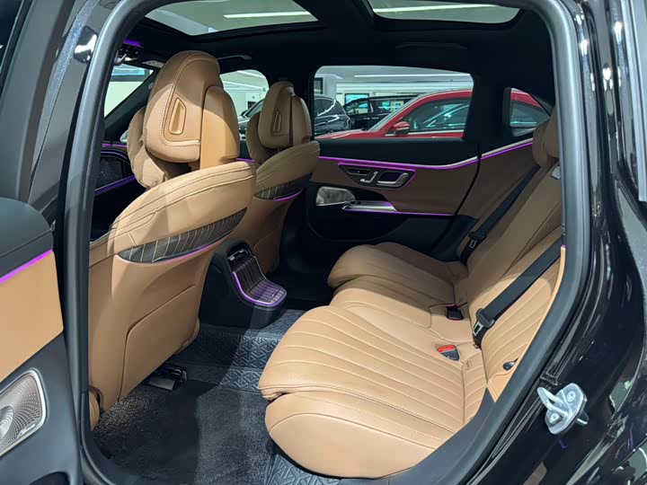 Mercedes-Benz E-Class 2024 E 300 L Luxury — фото 7