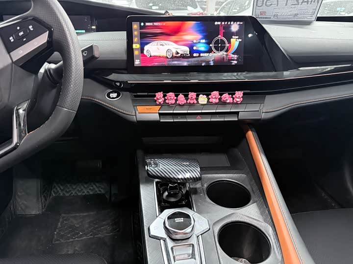 Changan UNI-V 2022 1.5 T — фото 14