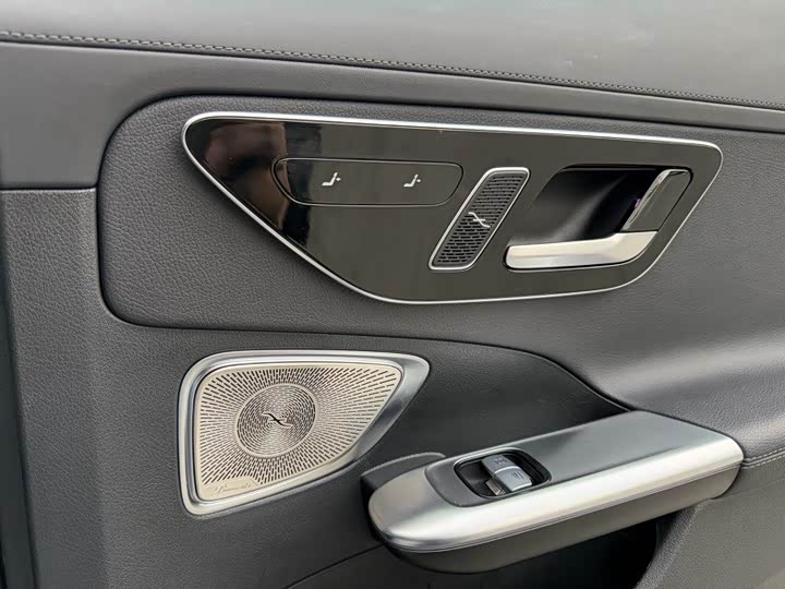 Mercedes-Benz C-Class 2023 C 260 L — фото 11