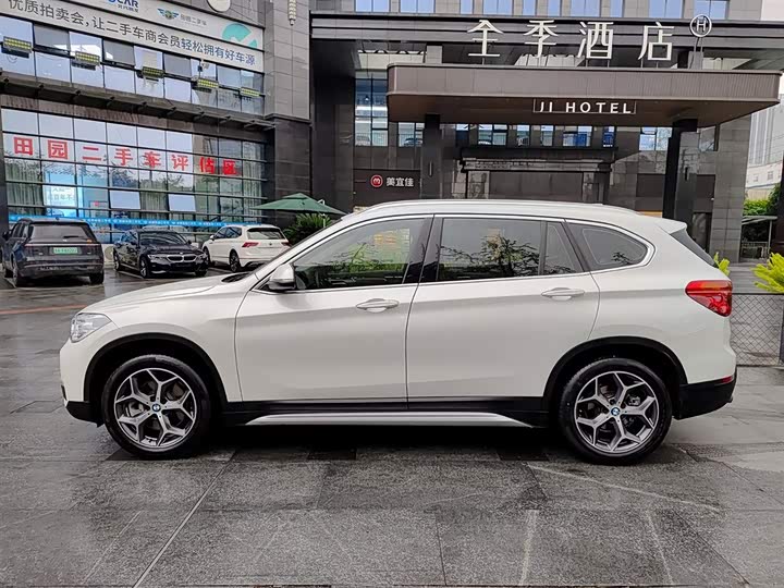 BMW X1 2019 x Drive 20 Li — фото 3