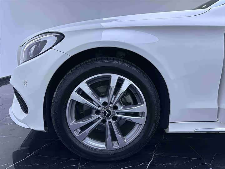 Mercedes-Benz C-Class 2017 C 200 L — фото 18
