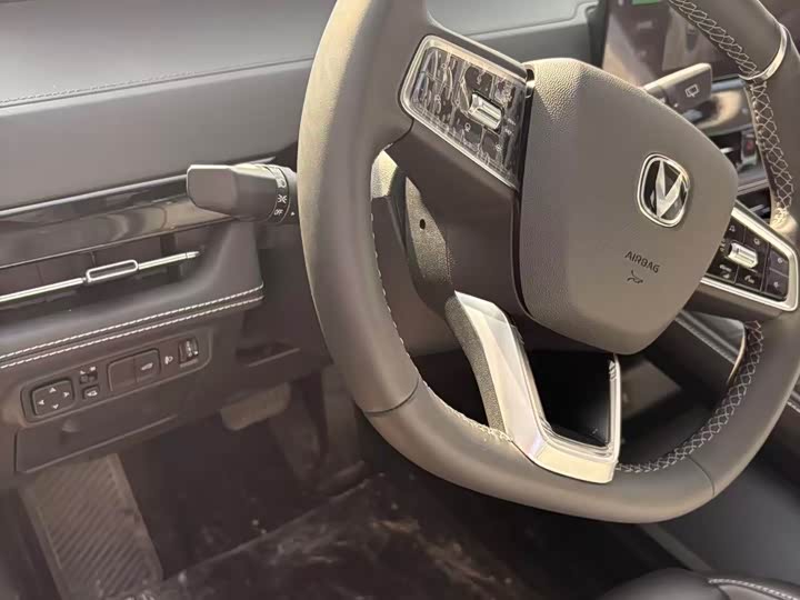 Changan UNI-K 2024 2.0 T 2 WD — фото 10