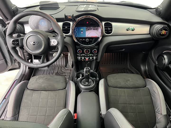 MINI Hatch — фото 10