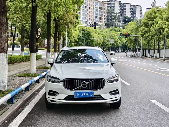 Volvo XC60 2020 T 5 4 WD — фото 2