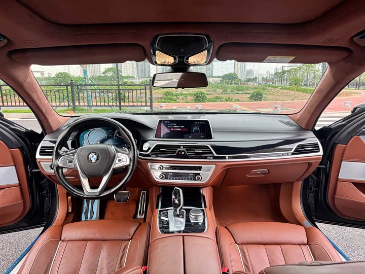 BMW 7-Series 2018 740 Li x Drive M — фото 9