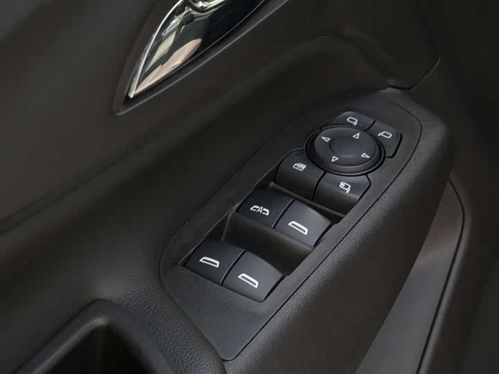 Chevrolet Equinox — фото 14