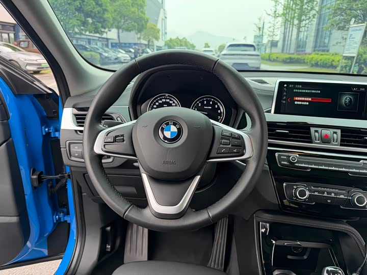 BMW X2 2019 s Drive 20i M VI — фото 14