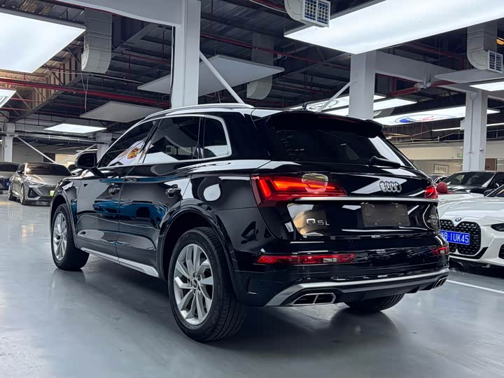 Audi Q5L 40T стиль-динамик — фото 16
