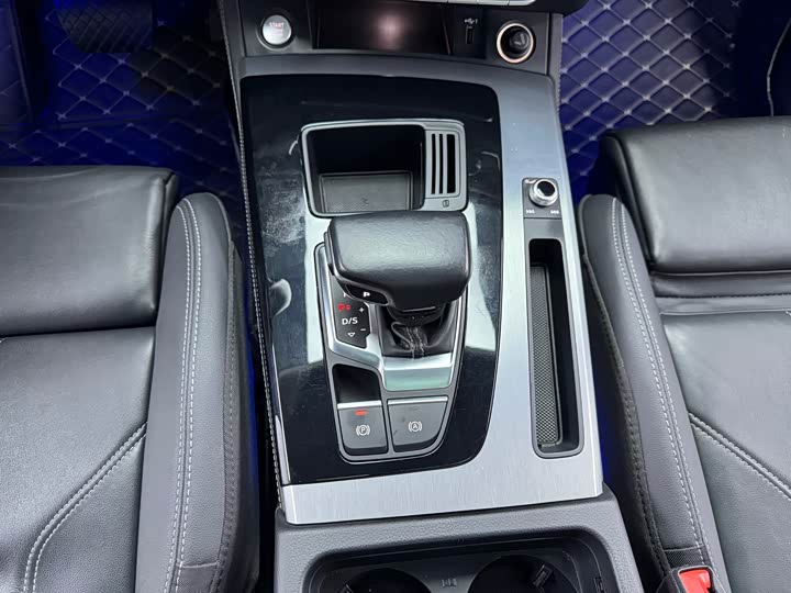 Audi Q5L 40T стиль-динамик — фото 9